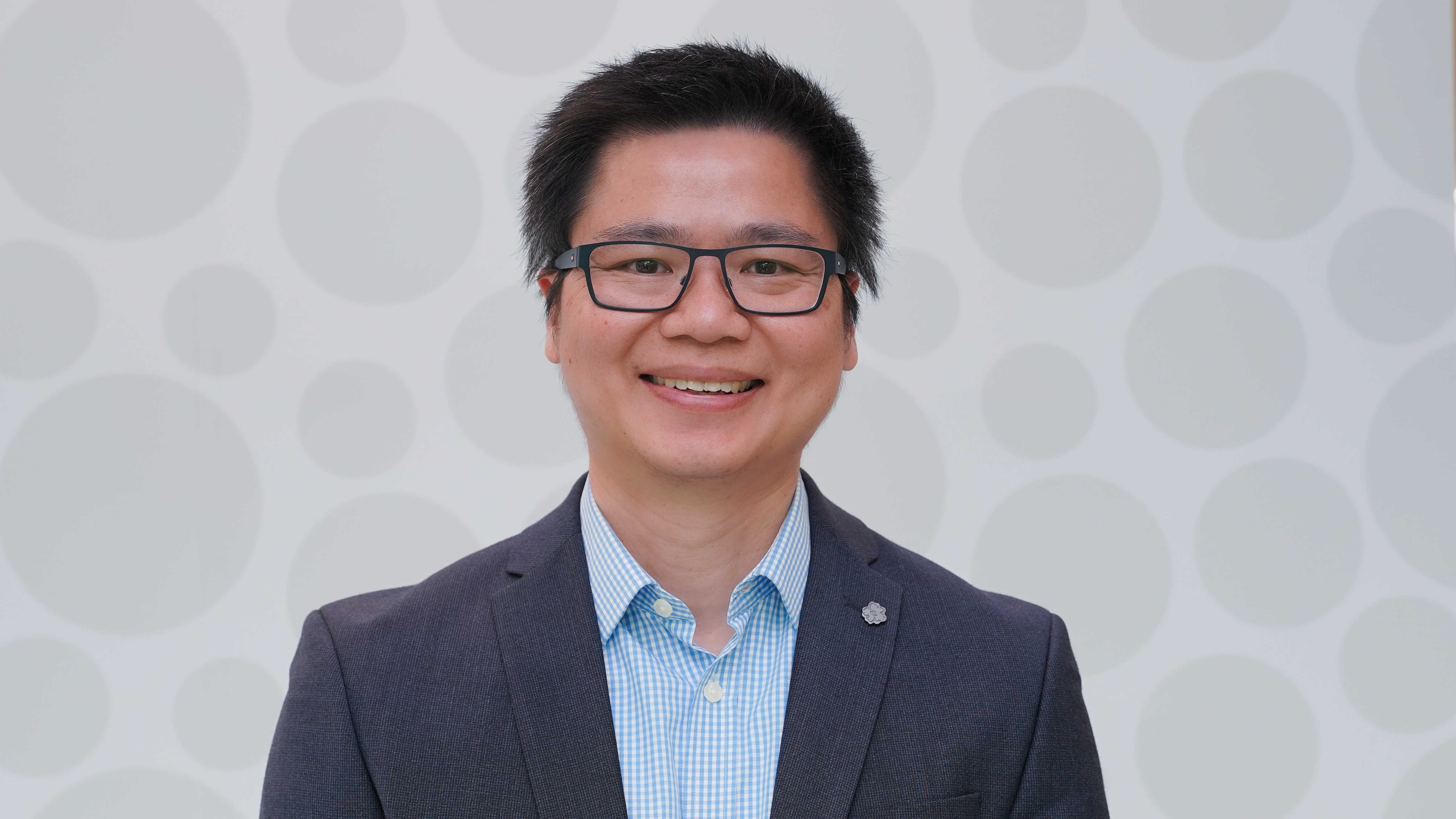 Dr Julian Heng